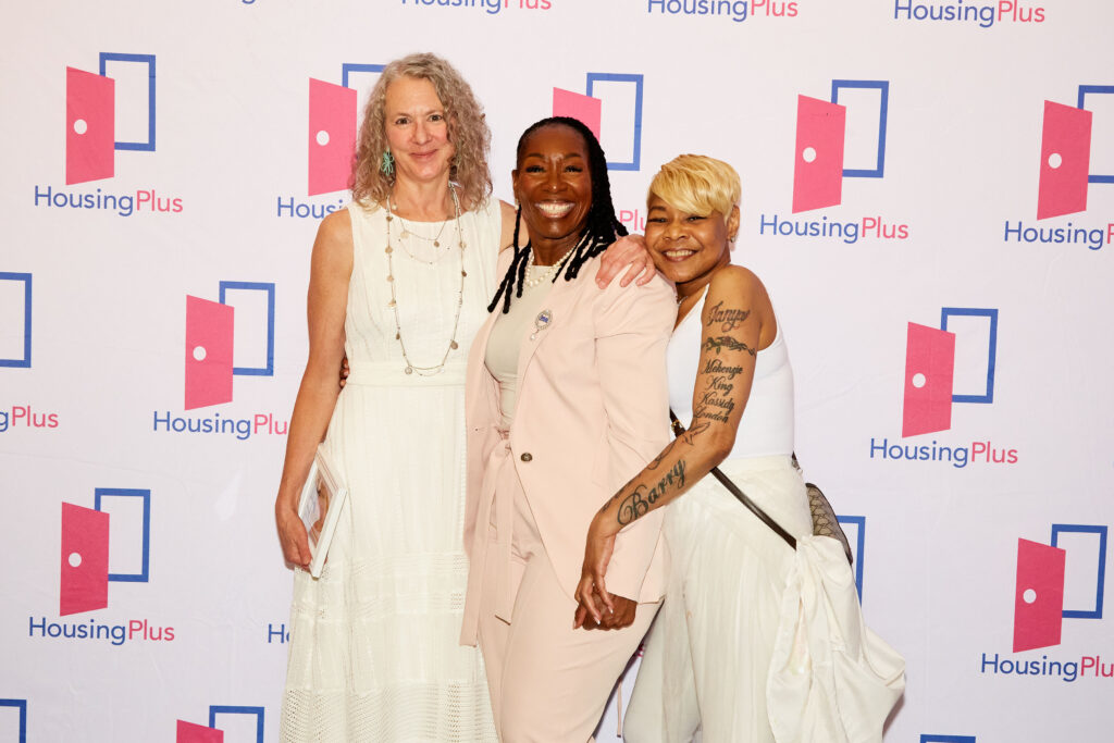Annie Murphy, Karen Ford, Tanya Bell